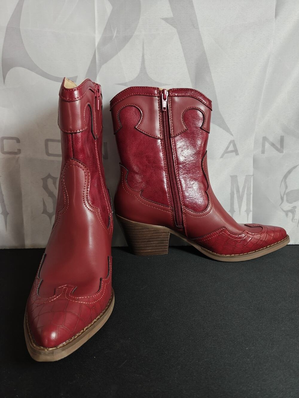 Crown Vintage $100 Women's 6 Red Izzie Western Block Heel Bootie Textured New